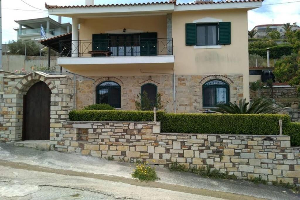 Villa Roses-Mourteri Exteriör bild