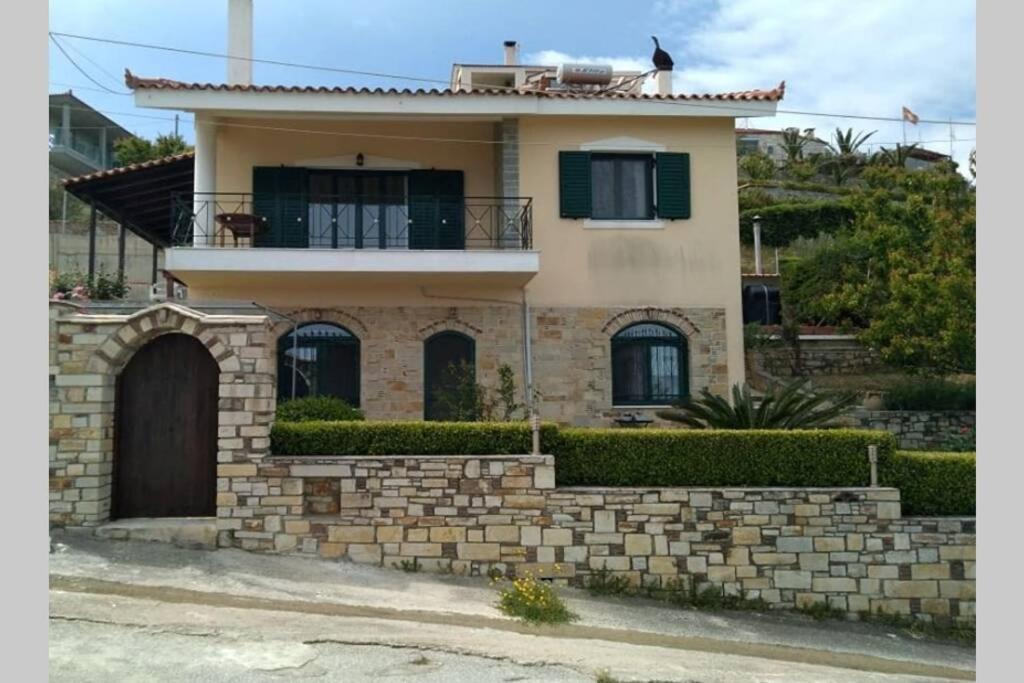 Villa Roses-Mourteri Exteriör bild