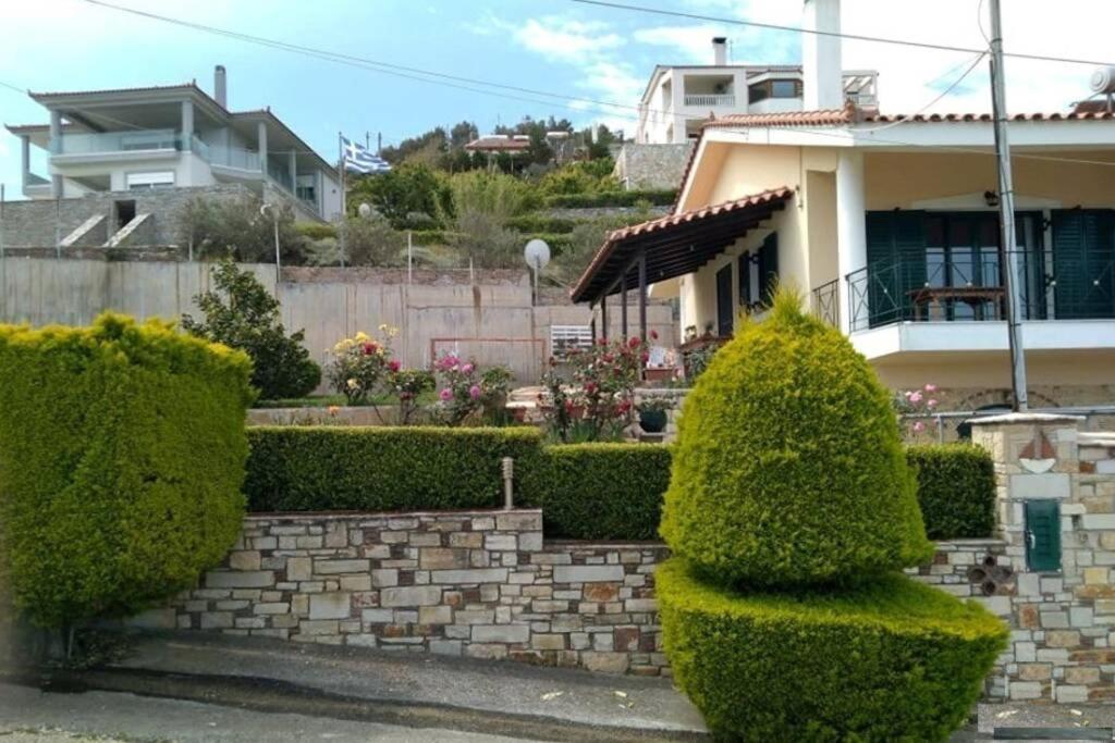 Villa Roses-Mourteri Exteriör bild